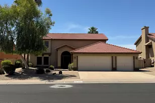 3927 E Lavender Ln, Phoenix, AZ 85044 - Photo 2