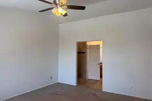 3927 E Lavender Ln, Phoenix, AZ 85044 - Photo 32