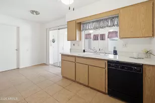 14042 N Newcastle Dr, Sun City, AZ 85351 - Photo 12