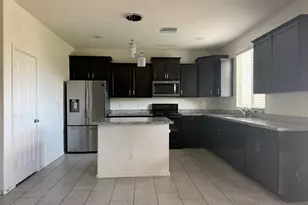 7217 W Golden Ln, Peoria, AZ 85345 - Photo 12