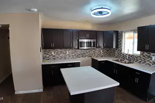 2327 E Victory Dr, Tempe, AZ 85288 - Photo 8