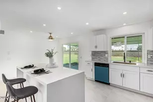 15401 N Cameo Dr, Sun City, AZ 85351 - Photo 2