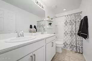 17561 W Villa Hermosa Ln, Surprise, AZ 85387 - Photo 14