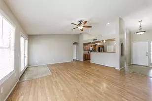 743 W Sherri Dr, Gilbert, AZ 85233 - Photo 4