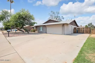 3014 W Angela Drive, Phoenix, AZ 85053 - Photo 2