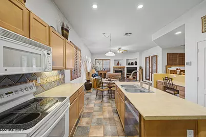 18575 W Capistrano Avenue, Goodyear, AZ 85338 - Photo 12