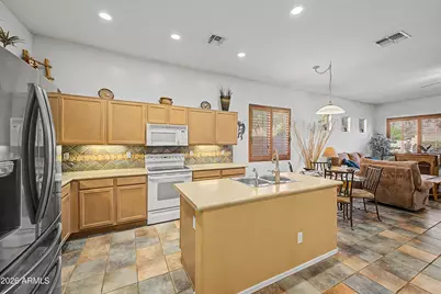 18575 W Capistrano Avenue, Goodyear, AZ 85338 - Photo 12