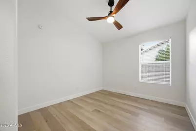 1634 W Acoma Drive, Phoenix, AZ 85023 - Photo 32