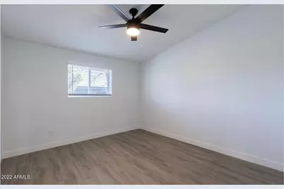 2020 W Hayward Avenue #Apt 30, Phoenix, AZ 85021 - Photo 4