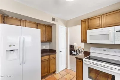 3947 W Whispering Wind Drive, Glendale, AZ 85310 - Photo 10