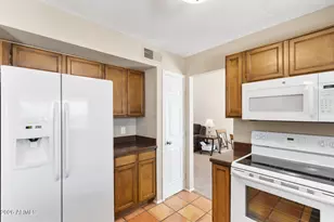 3947 W Whispering Wind Dr, Glendale, AZ 85310 - Photo 10