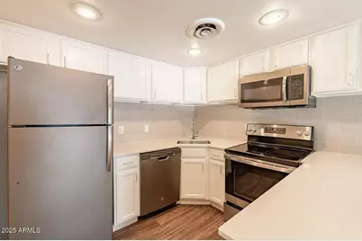 5128 N 15th Street #C1, Phoenix, AZ 85014 - Photo 2
