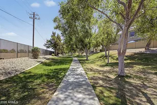 2965 E Dunbar Dr, Phoenix, AZ 85042 - Photo 40