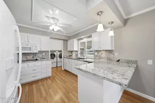 9822 W Sandstone Dr, Sun City, AZ 85351 - Photo 14