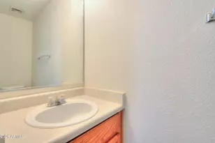 1014 S Mosley Dr, Chandler, AZ 85286 - Photo 10