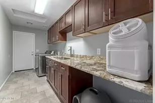891 E Gail Dr, Gilbert, AZ 85296 - Photo 34