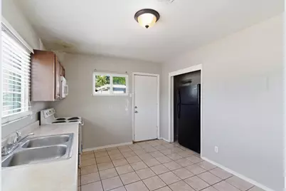 2609 W Morten Avenue #Unit 1, Phoenix, AZ 85051 - Photo 6
