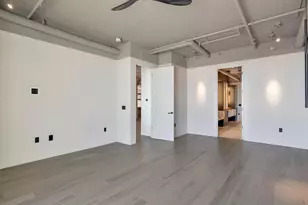 2211 E Camelback Rd, Phoenix, AZ 85016 - Photo 14