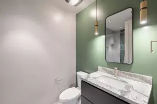 2211 E Camelback Rd, Phoenix, AZ 85016 - Photo 22