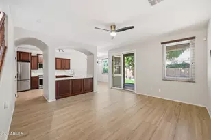 2250 E Wayland Dr, Phoenix, AZ 85040 - Photo 8