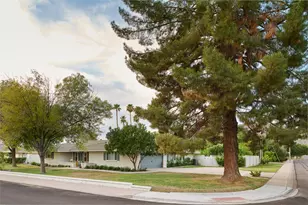5952 E Calle Tuberia, Phoenix, AZ 85018 - Photo 4