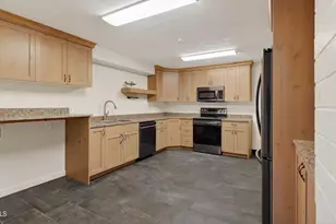 445 W Academy Ave, Colorado City, AZ 86021 - Photo 34