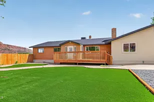 445 W Academy Ave, Colorado City, AZ 86021 - Photo 6