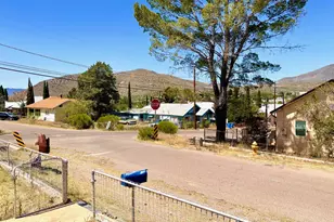 400 Shattuck St, Bisbee, AZ 85603 - Photo 2
