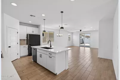 17438 W Charter Oak Road, Surprise, AZ 85388 - Photo 6