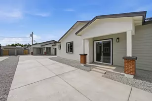 446 S Pioneer, Mesa, AZ 85204 - Photo 4