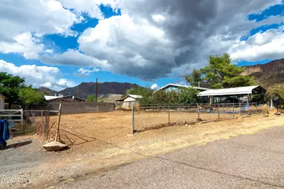 596 W Ray Street #-, Superior, AZ 85173 - Photo 2