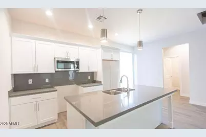 1850 N 51st Street #Apt 4, Phoenix, AZ 85008 - Photo 1