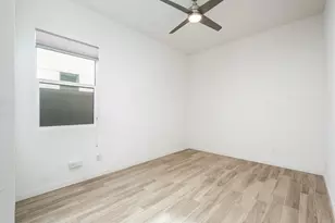 923 E Paseo Way, Phoenix, AZ 85042 - Photo 14