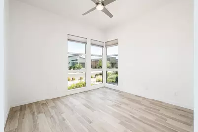 923 E Paseo Way, Phoenix, AZ 85042 - Photo 12