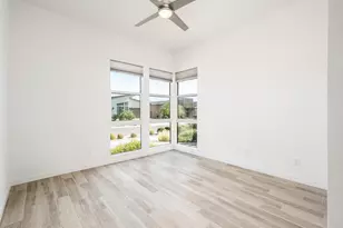 923 E Paseo Way, Phoenix, AZ 85042 - Photo 12