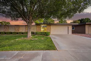 10345 W Garnette Dr, Sun City, AZ 85373 - Photo 2