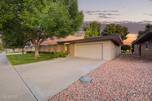 10345 W Garnette Dr, Sun City, AZ 85373 - Photo 2