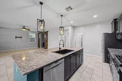 1041 W Glen Canyon Drive, San Tan Valley, AZ 85140 - Photo 8