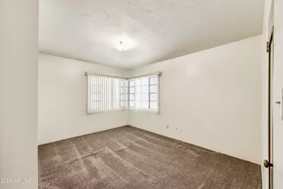 4110 E Monte Vista Road, Phoenix, AZ 85008 - Photo 12