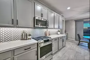 25756 N 140th Ln, Surprise, AZ 85387 - Photo 10