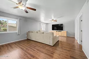 3729 E Taro Ln, Phoenix, AZ 85050 - Photo 14
