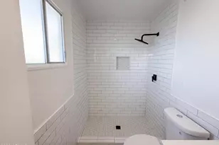 3339 W Country Gables Dr, Phoenix, AZ 85053 - Photo 16