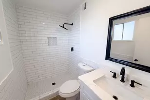 3339 W Country Gables Dr, Phoenix, AZ 85053 - Photo 6