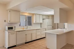 10619 W Highwood Ln, Sun City, AZ 85373 - Photo 18