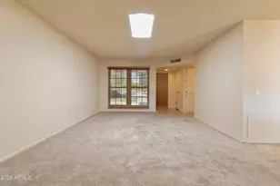 10619 W Highwood Ln, Sun City, AZ 85373 - Photo 8