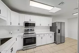 4225 N 33rd Dr, Phoenix, AZ 85017 - Photo 2
