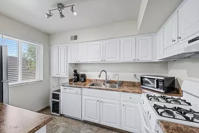 7141 N 16th Street #230, Phoenix, AZ 85020 - Photo 14