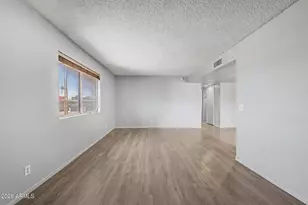 1209 N 47th Pl, Phoenix, AZ 85008 - Photo 1