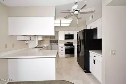 10010 W Sandstone Drive, Sun City, AZ 85351 - Photo 10