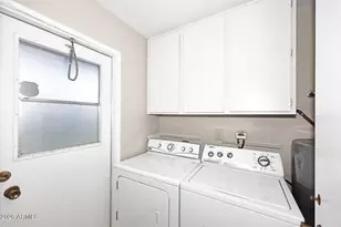 10010 W Sandstone Dr, Sun City, AZ 85351 - Photo 14